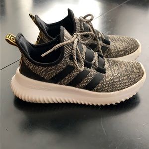 Big Kids Size 3 Adidas Cloudfoam Sneakers